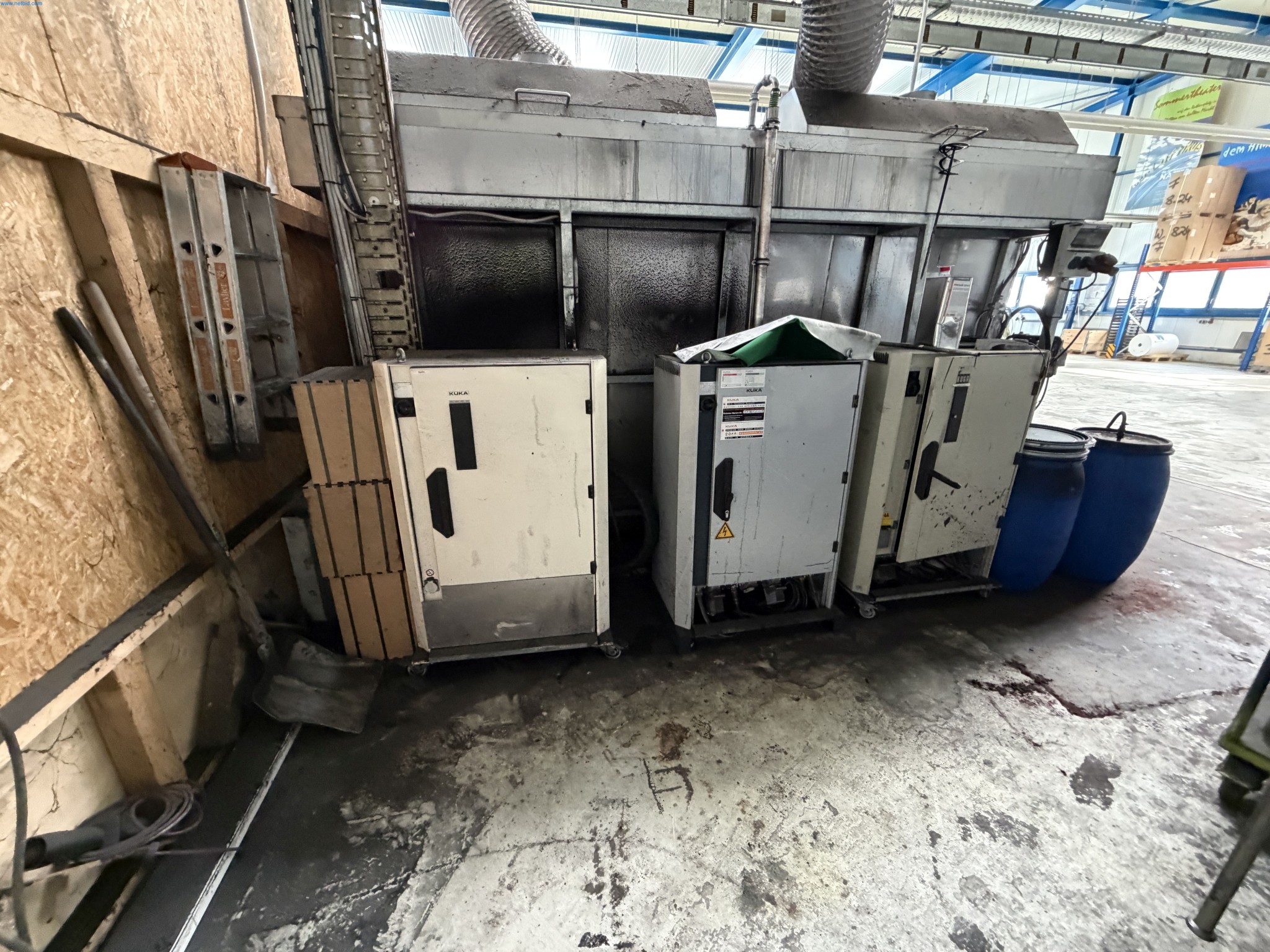 Operating equipment of a technical flocking company-5