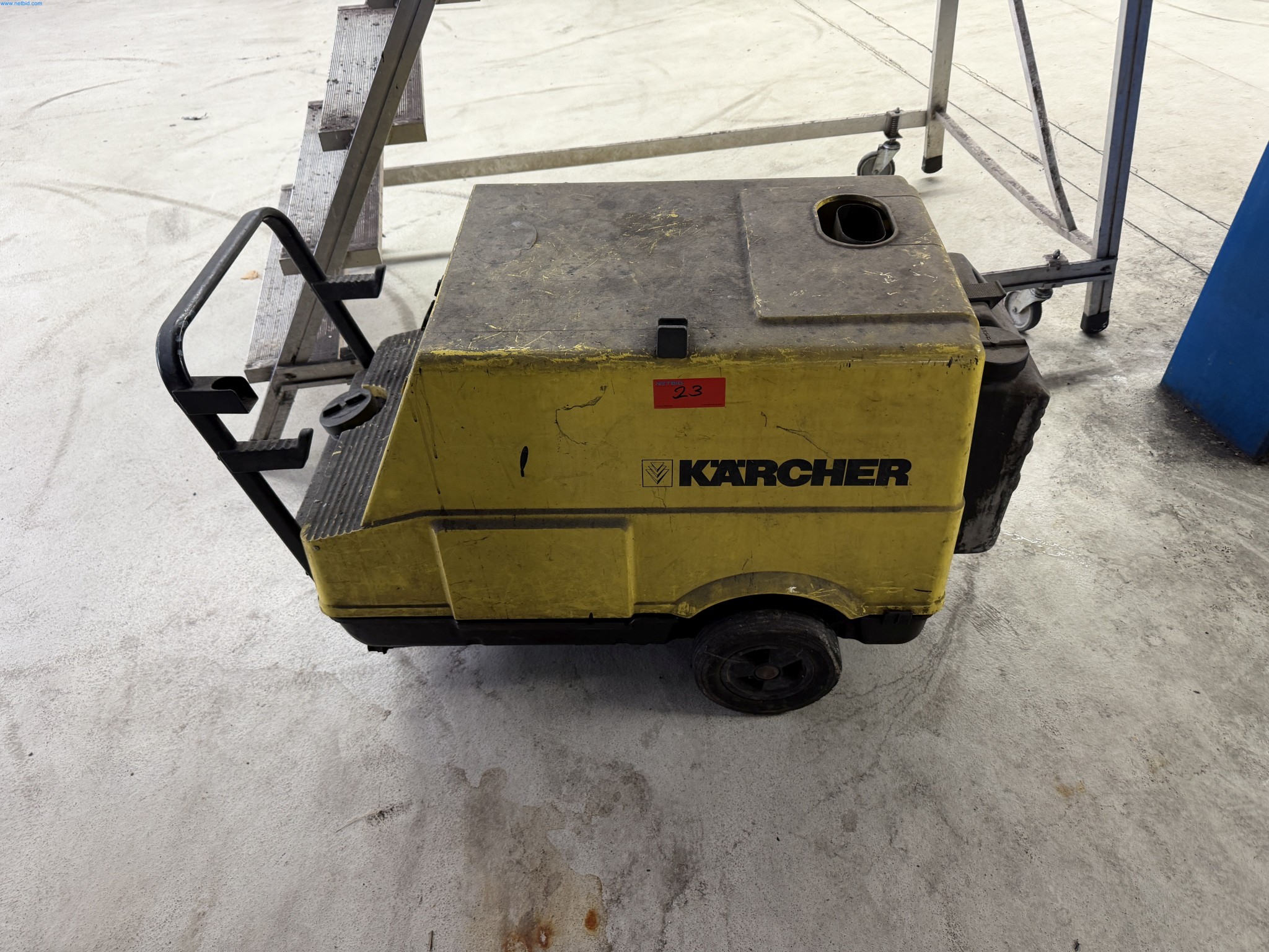 Operating equipment of a technical flocking company-3