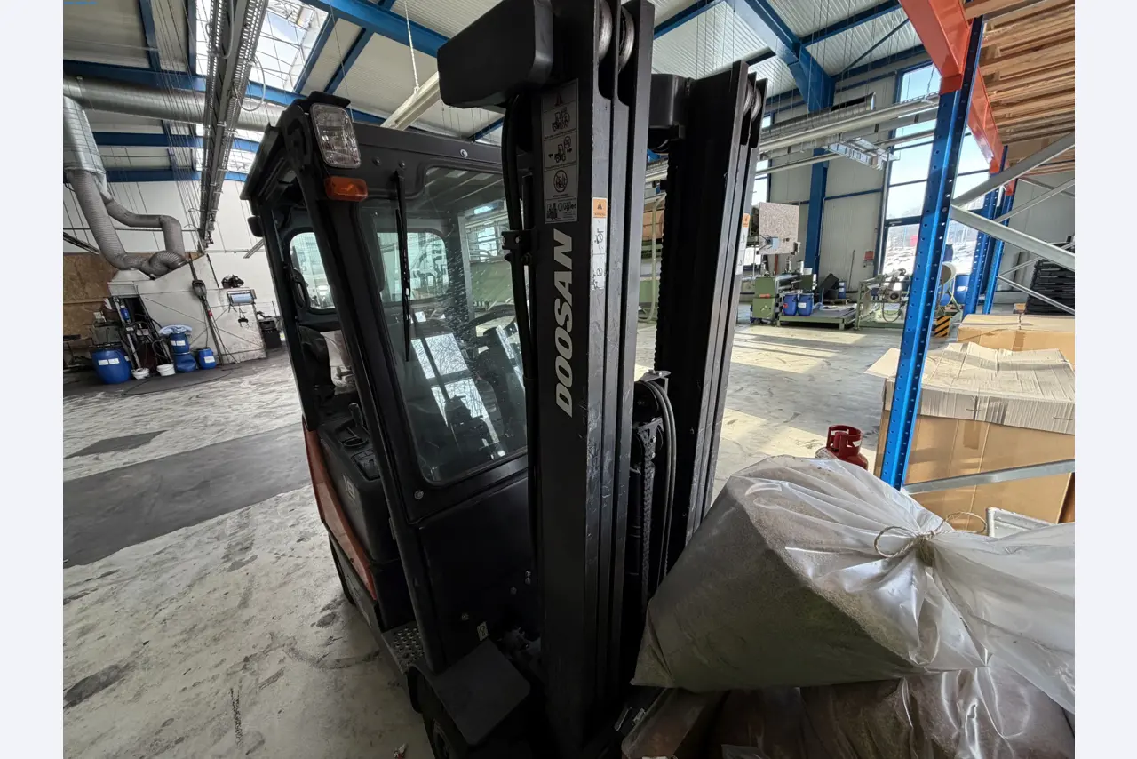 Operating equipment of a technical flocking company-5