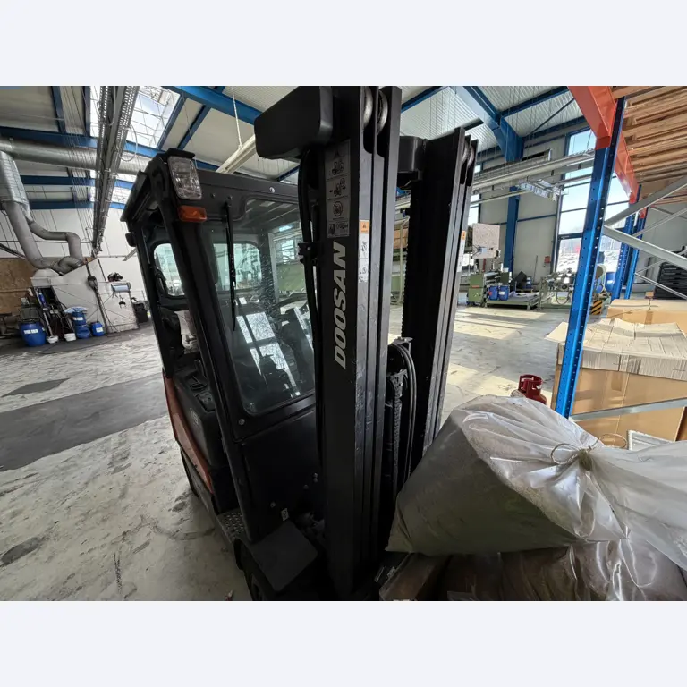 Operating equipment of a technical flocking company-5