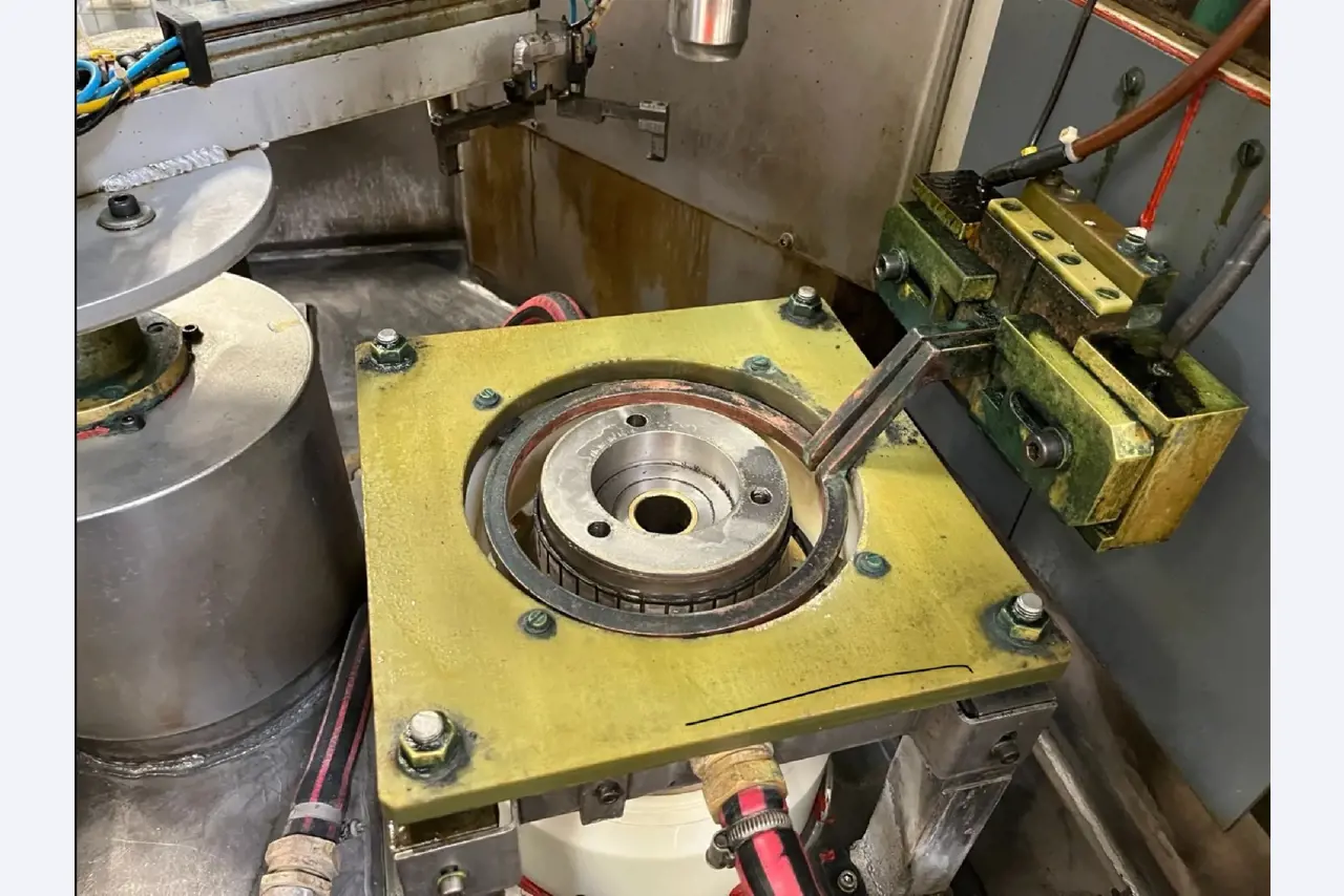 Indukcijska naprava za površinsko utrjevanje in žarjenje kovinskih delov-19