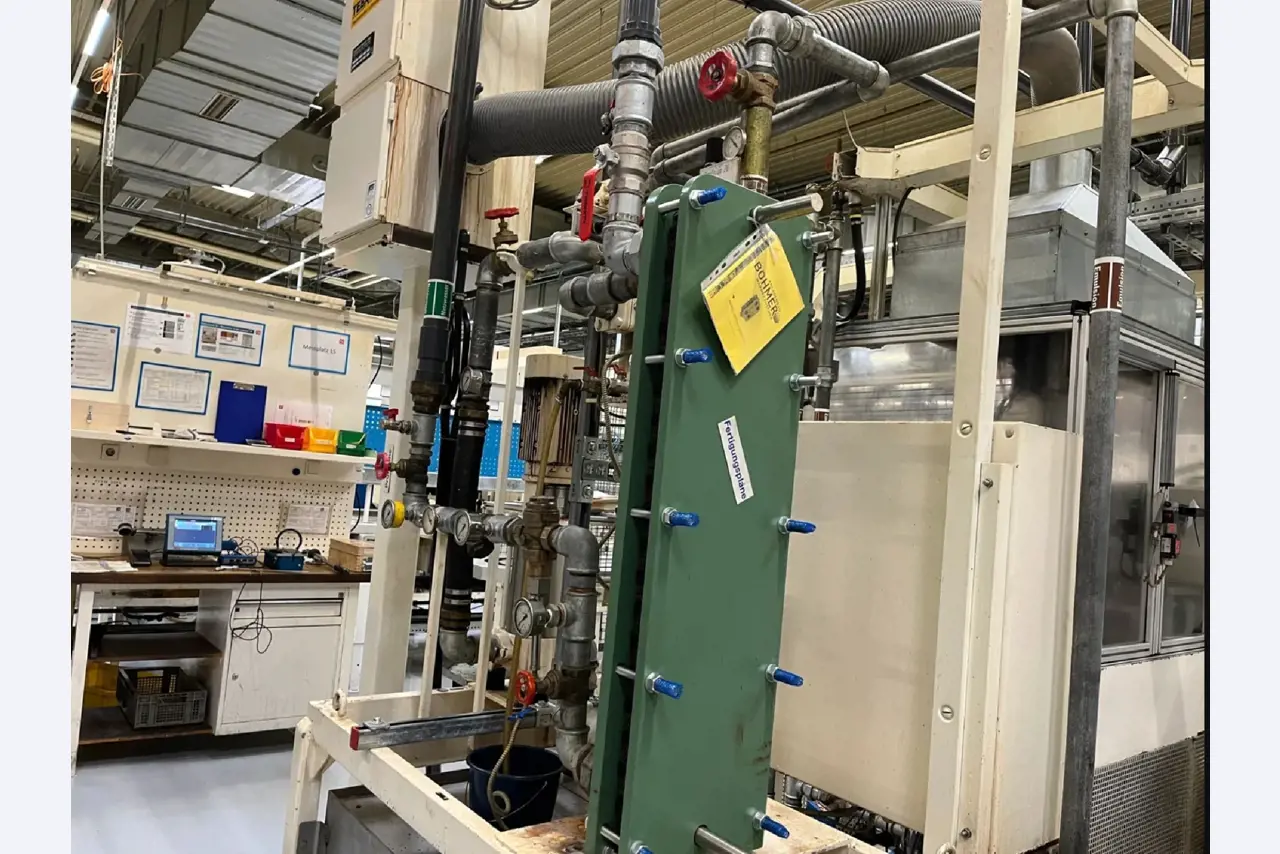 Indukcijska naprava za površinsko utrjevanje in žarjenje kovinskih delov-7