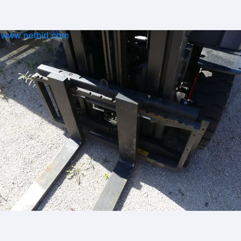 Diesel-Gabelstapler BOBCAT D30NXS und Kompakter Sägespalter UNIFOREST TITAN 53/40 Premium -10