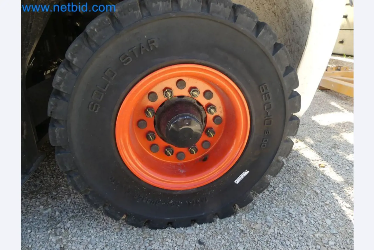 Diesel-Gabelstapler BOBCAT D30NXS und Kompakter Sägespalter UNIFOREST TITAN 53/40 Premium -15