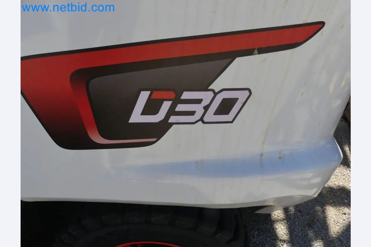 Diesel-Gabelstapler BOBCAT D30NXS und Kompakter Sägespalter UNIFOREST TITAN 53/40 Premium -16