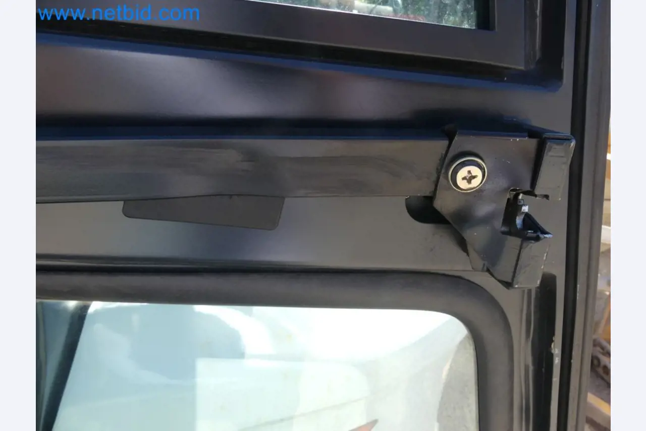 Diesel-Gabelstapler BOBCAT D30NXS und Kompakter Sägespalter UNIFOREST TITAN 53/40 Premium -20