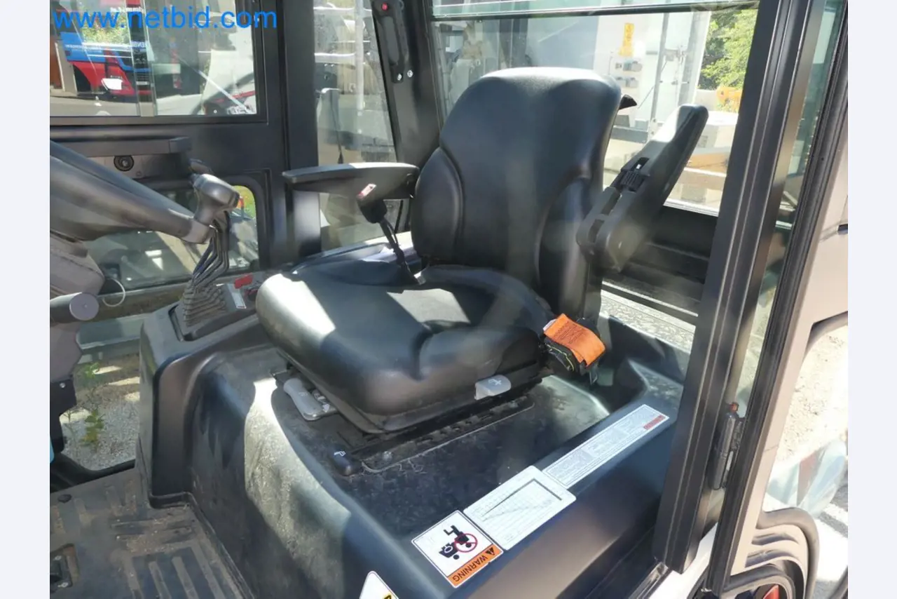 Diesel-Gabelstapler BOBCAT D30NXS und Kompakter Sägespalter UNIFOREST TITAN 53/40 Premium -22