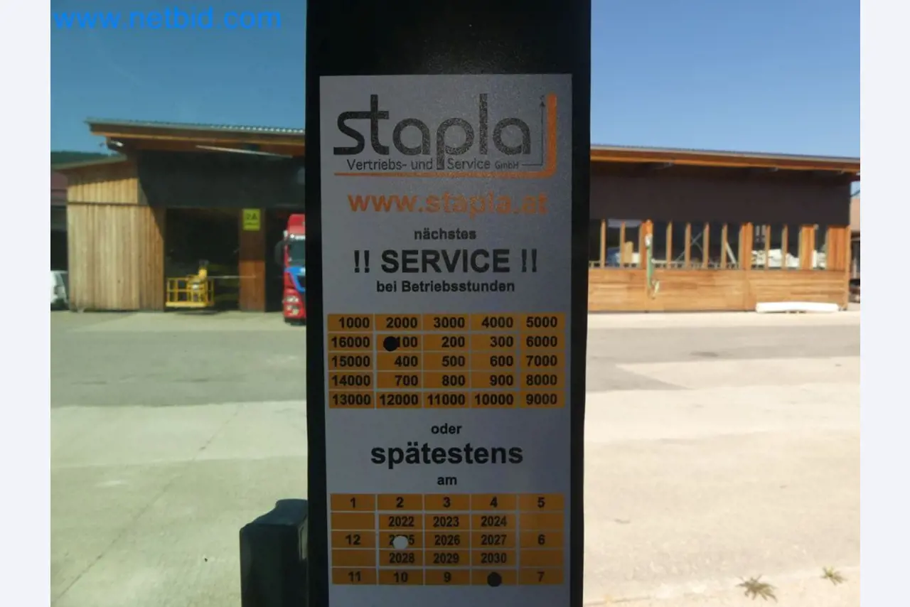 Diesel-Gabelstapler BOBCAT D30NXS und Kompakter Sägespalter UNIFOREST TITAN 53/40 Premium -25