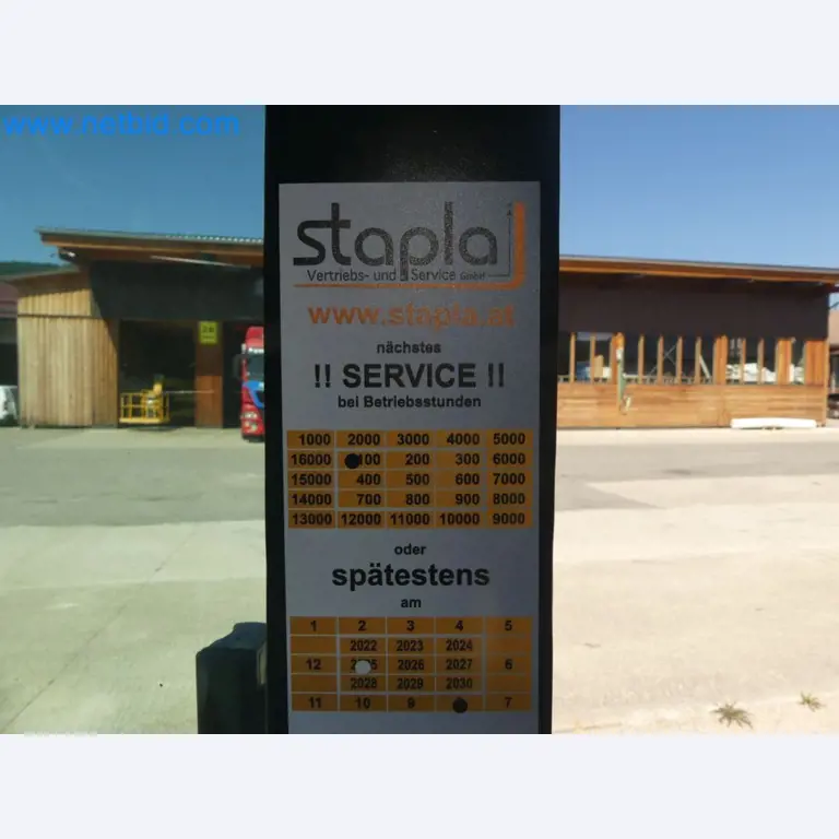 Diesel-Gabelstapler BOBCAT D30NXS und Kompakter Sägespalter UNIFOREST TITAN 53/40 Premium -25