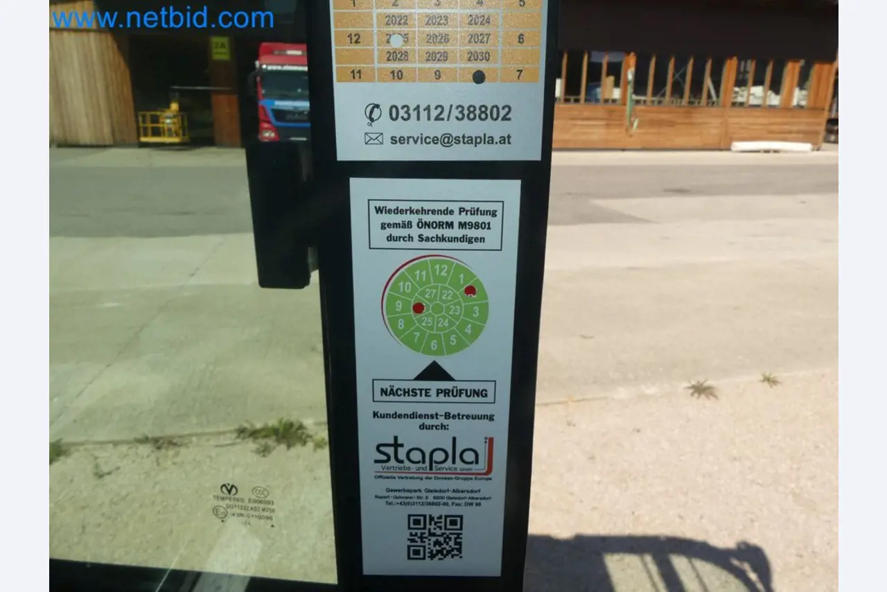 Diesel-Gabelstapler BOBCAT D30NXS und Kompakter Sägespalter UNIFOREST TITAN 53/40 Premium -26