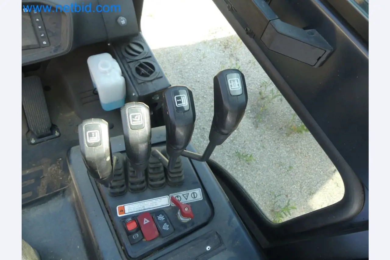 Diesel-Gabelstapler BOBCAT D30NXS und Kompakter Sägespalter UNIFOREST TITAN 53/40 Premium -29