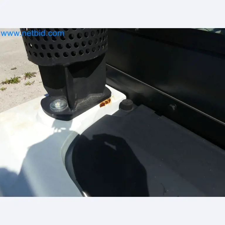 Diesel-Gabelstapler BOBCAT D30NXS und Kompakter Sägespalter UNIFOREST TITAN 53/40 Premium -41