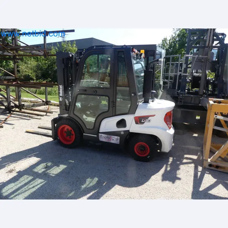 Diesel-Gabelstapler BOBCAT D30NXS und Kompakter Sägespalter UNIFOREST TITAN 53/40 Premium -43