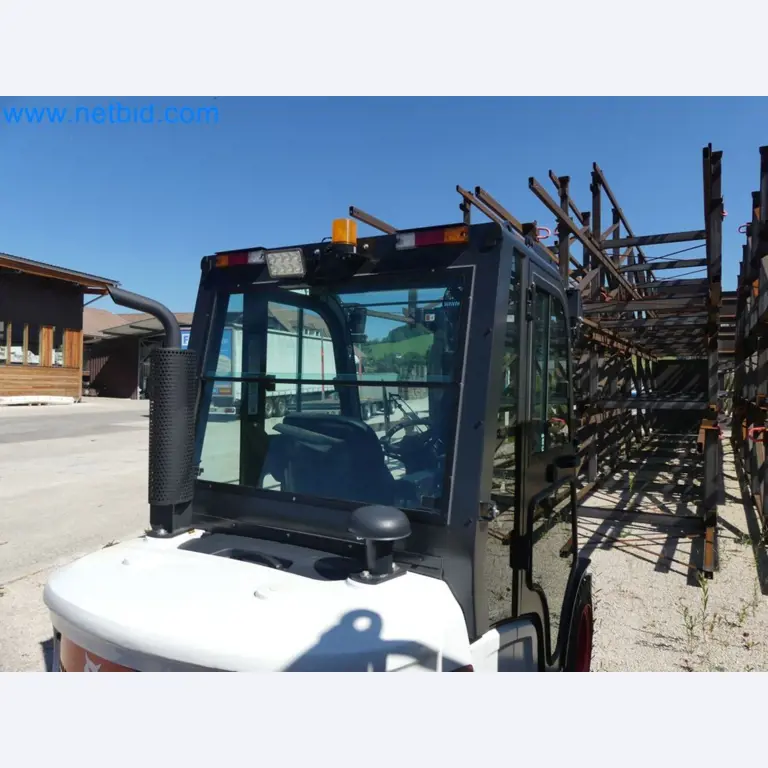 Diesel-Gabelstapler BOBCAT D30NXS und Kompakter Sägespalter UNIFOREST TITAN 53/40 Premium -4