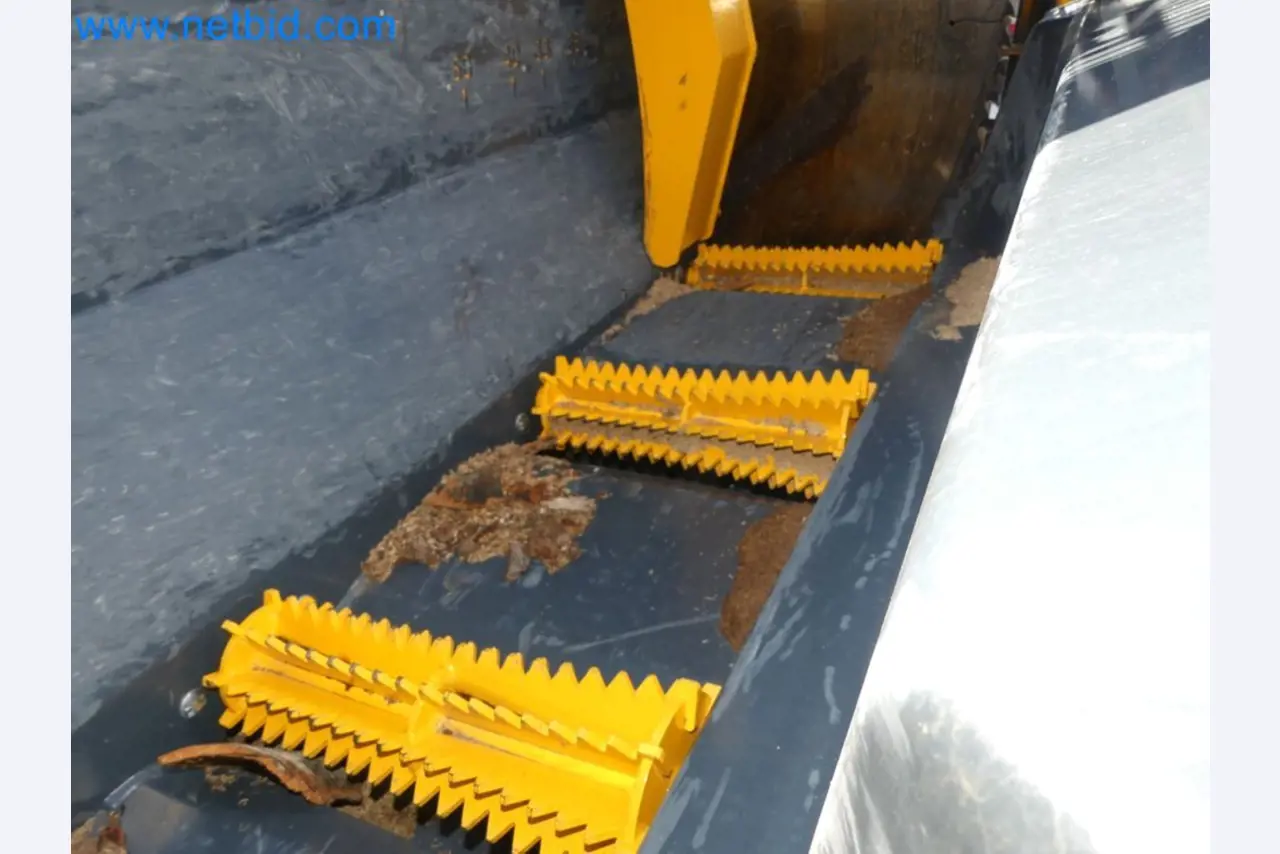 Diesel-Gabelstapler BOBCAT D30NXS und Kompakter Sägespalter UNIFOREST TITAN 53/40 Premium -10