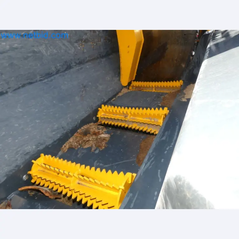 Diesel-Gabelstapler BOBCAT D30NXS und Kompakter Sägespalter UNIFOREST TITAN 53/40 Premium -10