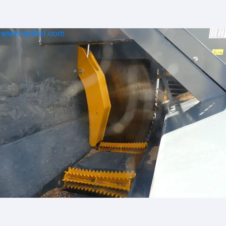 Diesel-Gabelstapler BOBCAT D30NXS und Kompakter Sägespalter UNIFOREST TITAN 53/40 Premium -11