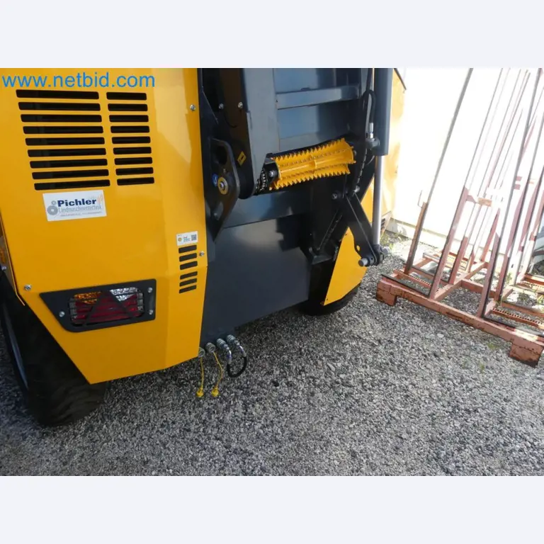 Diesel-Gabelstapler BOBCAT D30NXS und Kompakter Sägespalter UNIFOREST TITAN 53/40 Premium -13