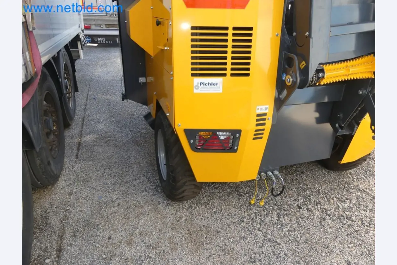 Diesel-Gabelstapler BOBCAT D30NXS und Kompakter Sägespalter UNIFOREST TITAN 53/40 Premium -15