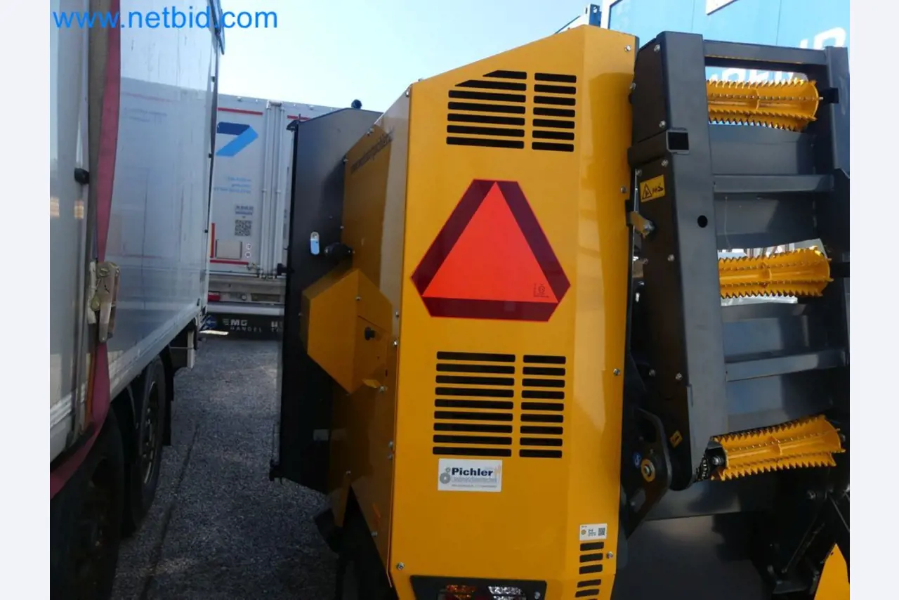 Diesel-Gabelstapler BOBCAT D30NXS und Kompakter Sägespalter UNIFOREST TITAN 53/40 Premium -16