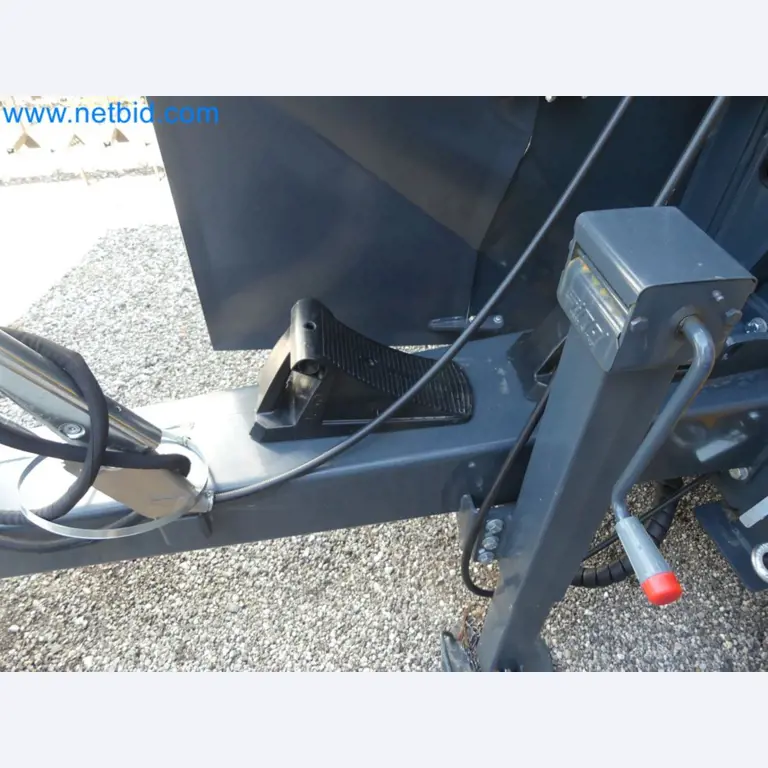 Diesel-Gabelstapler BOBCAT D30NXS und Kompakter Sägespalter UNIFOREST TITAN 53/40 Premium -21