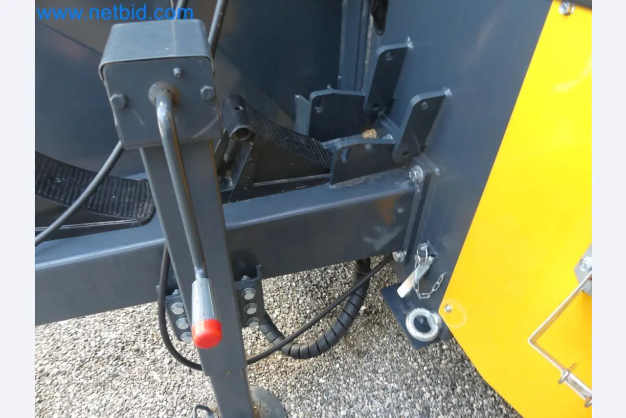 Diesel-Gabelstapler BOBCAT D30NXS und Kompakter Sägespalter UNIFOREST TITAN 53/40 Premium -22