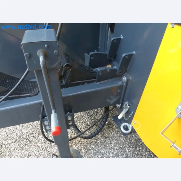 Diesel-Gabelstapler BOBCAT D30NXS und Kompakter Sägespalter UNIFOREST TITAN 53/40 Premium -22