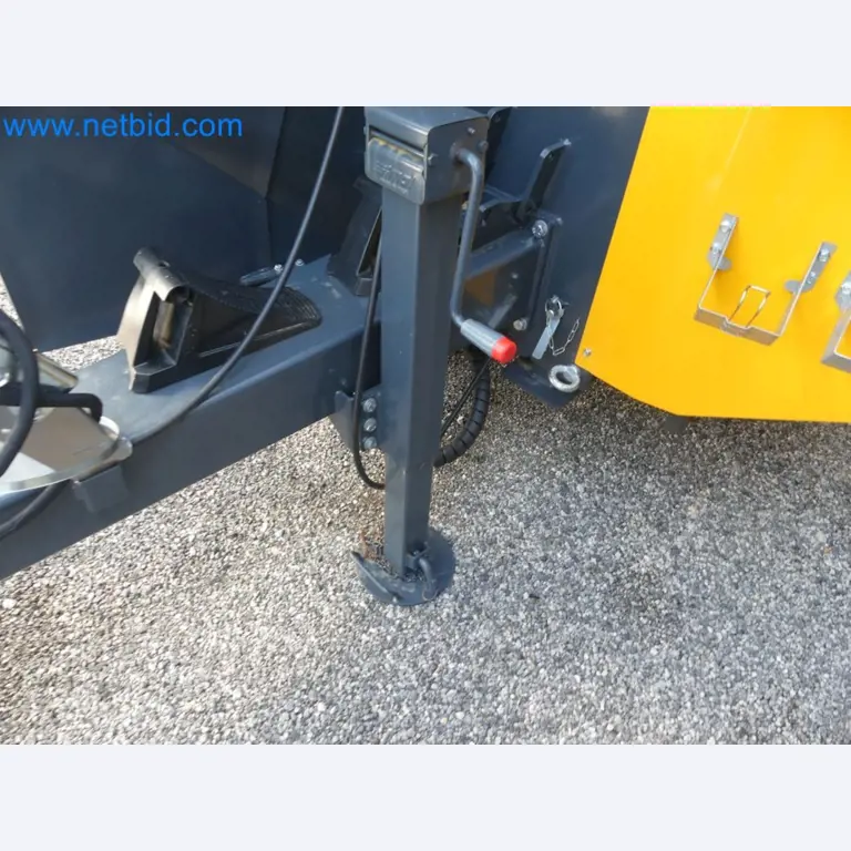 Diesel-Gabelstapler BOBCAT D30NXS und Kompakter Sägespalter UNIFOREST TITAN 53/40 Premium -24