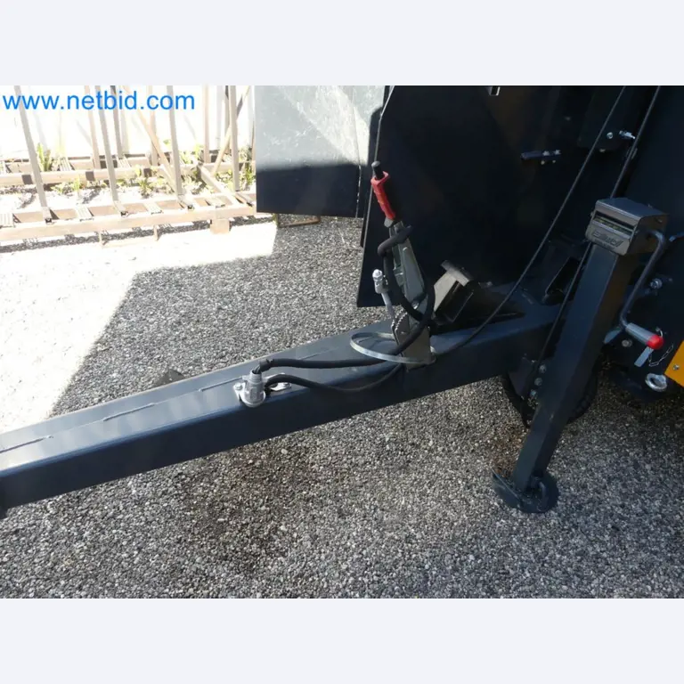 Diesel-Gabelstapler BOBCAT D30NXS und Kompakter Sägespalter UNIFOREST TITAN 53/40 Premium -25