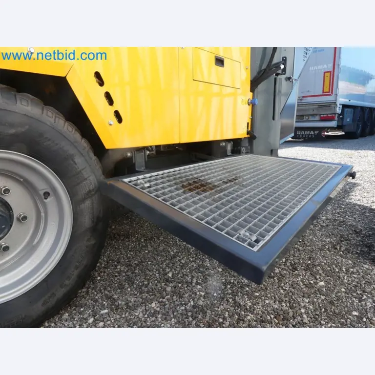 Diesel-Gabelstapler BOBCAT D30NXS und Kompakter Sägespalter UNIFOREST TITAN 53/40 Premium -29