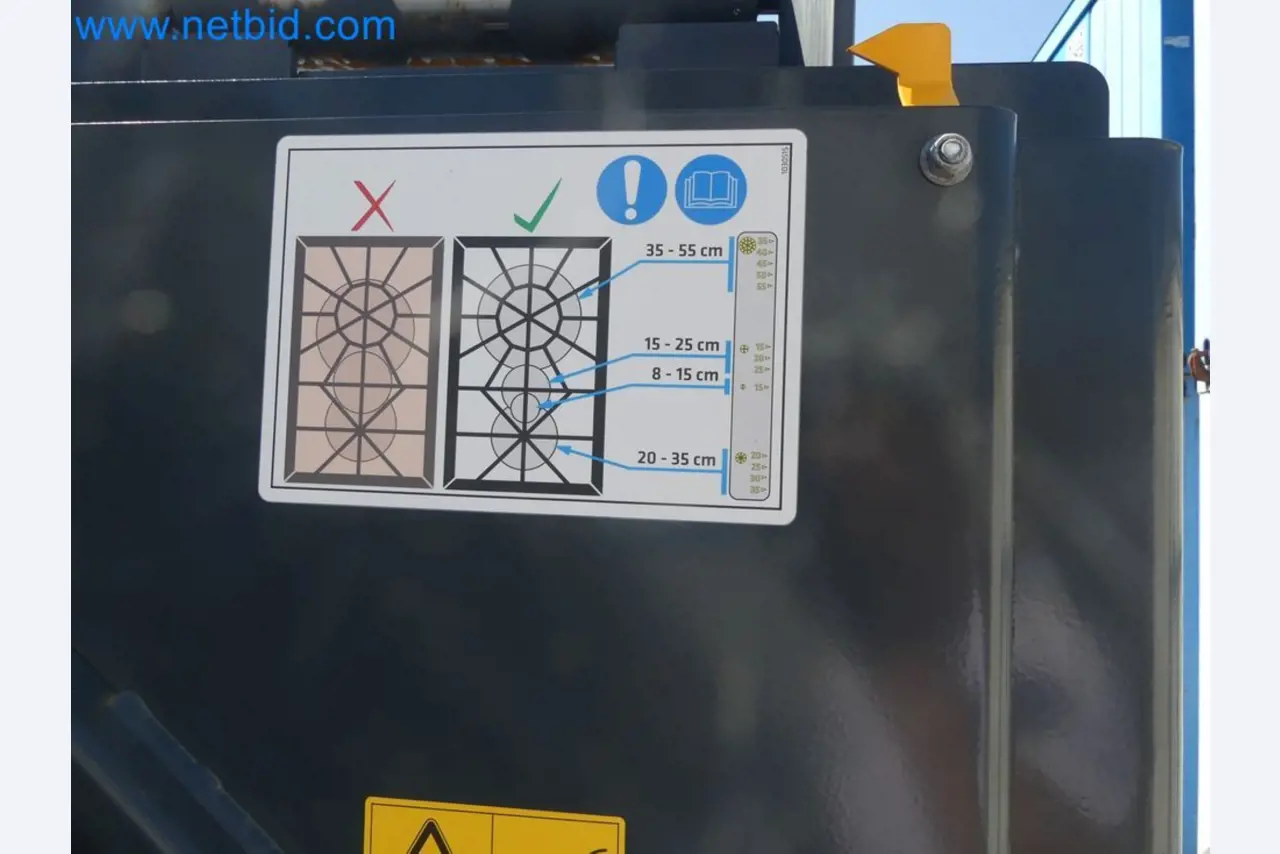 Diesel-Gabelstapler BOBCAT D30NXS und Kompakter Sägespalter UNIFOREST TITAN 53/40 Premium -32