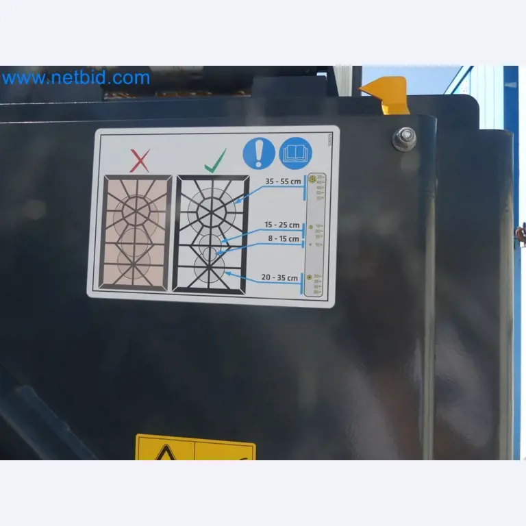 Diesel-Gabelstapler BOBCAT D30NXS und Kompakter Sägespalter UNIFOREST TITAN 53/40 Premium -32