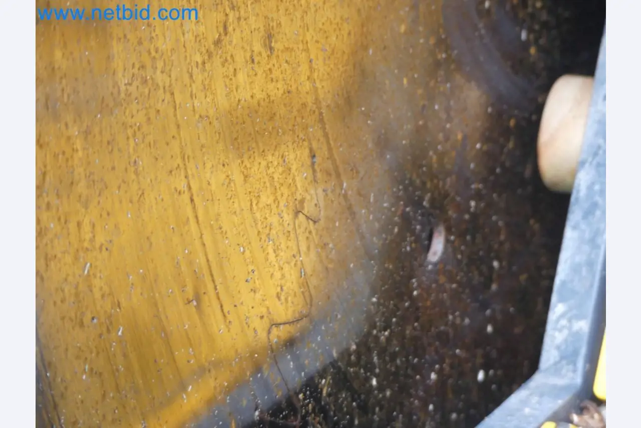 Diesel-Gabelstapler BOBCAT D30NXS und Kompakter Sägespalter UNIFOREST TITAN 53/40 Premium -33