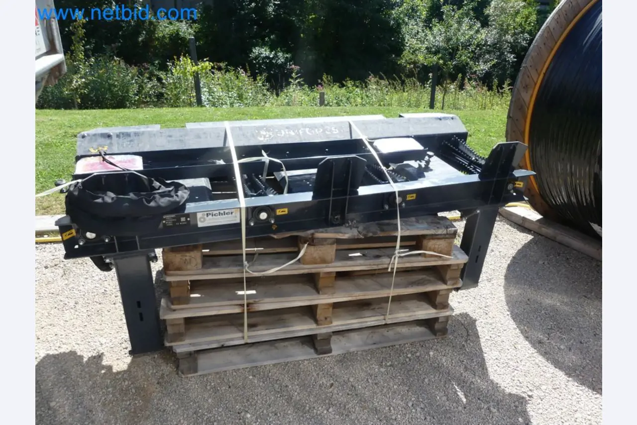 Diesel-Gabelstapler BOBCAT D30NXS und Kompakter Sägespalter UNIFOREST TITAN 53/40 Premium -37