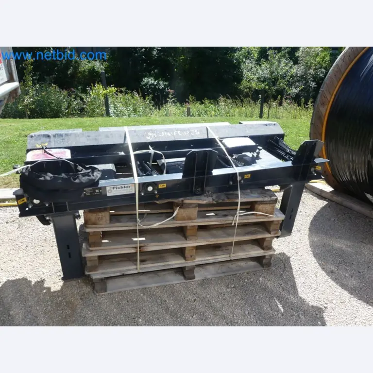 Diesel-Gabelstapler BOBCAT D30NXS und Kompakter Sägespalter UNIFOREST TITAN 53/40 Premium -37