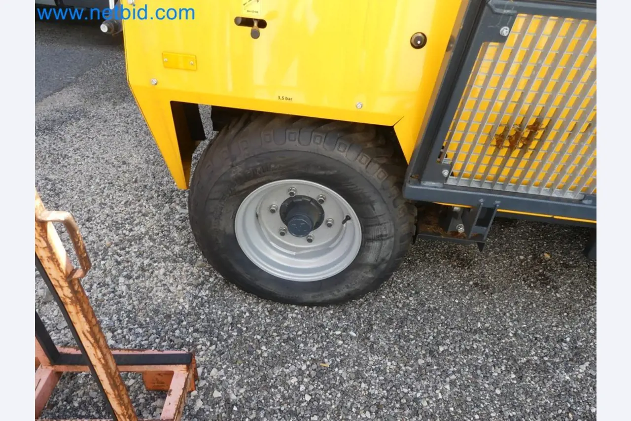 Diesel-Gabelstapler BOBCAT D30NXS und Kompakter Sägespalter UNIFOREST TITAN 53/40 Premium -3