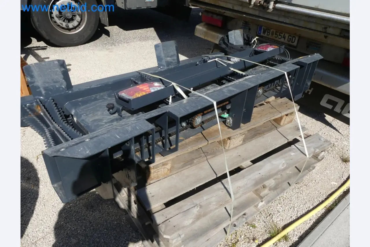 Diesel-Gabelstapler BOBCAT D30NXS und Kompakter Sägespalter UNIFOREST TITAN 53/40 Premium -41