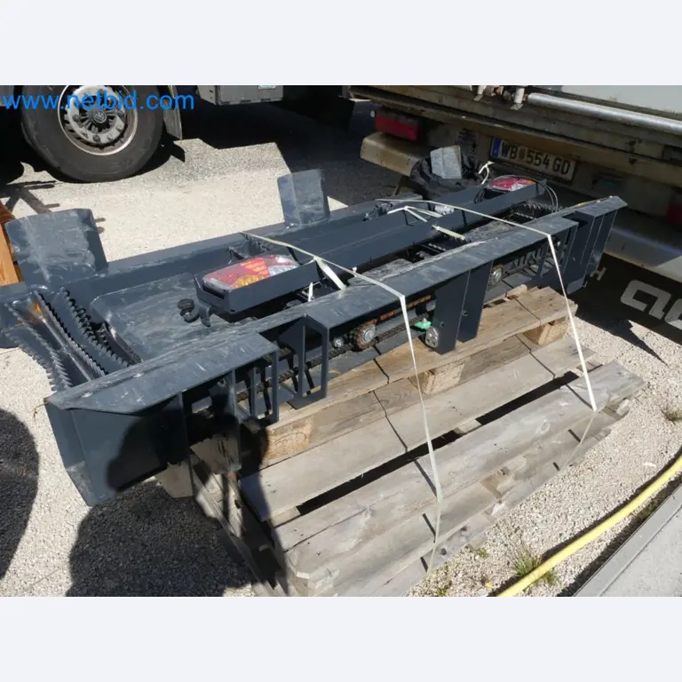 Diesel-Gabelstapler BOBCAT D30NXS und Kompakter Sägespalter UNIFOREST TITAN 53/40 Premium -41