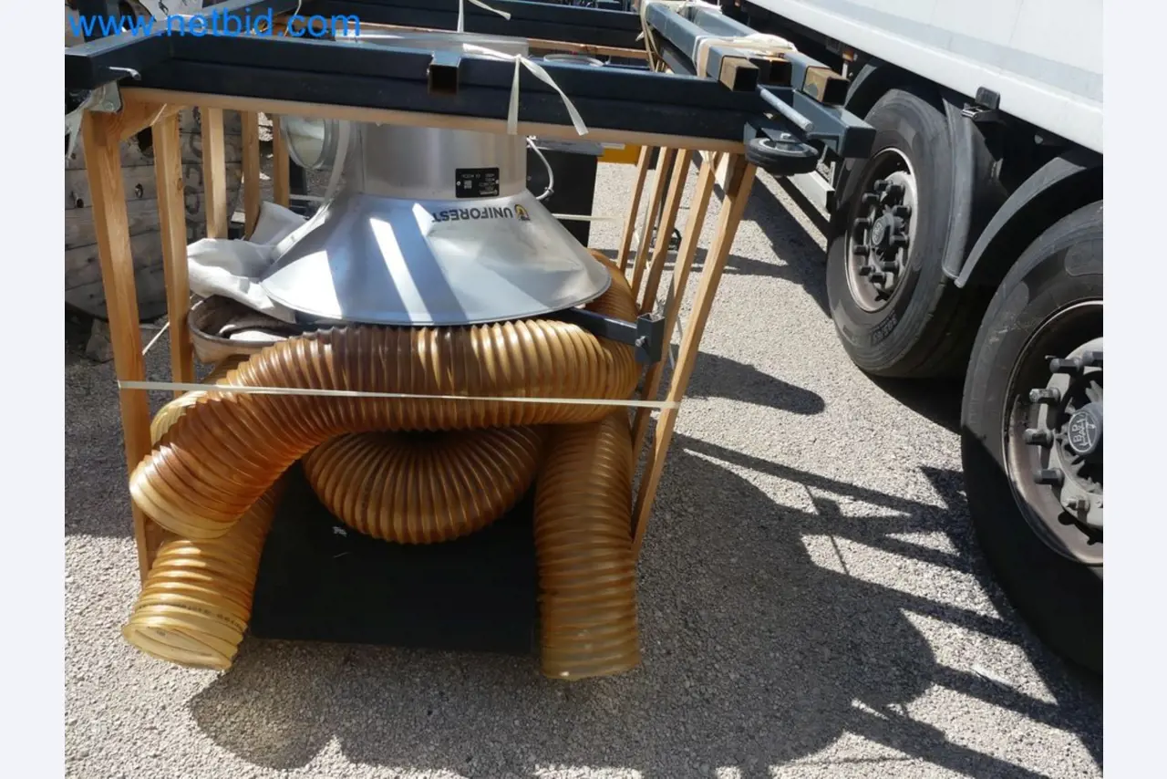 Diesel-Gabelstapler BOBCAT D30NXS und Kompakter Sägespalter UNIFOREST TITAN 53/40 Premium -44