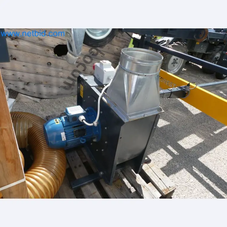 Diesel-Gabelstapler BOBCAT D30NXS und Kompakter Sägespalter UNIFOREST TITAN 53/40 Premium -48