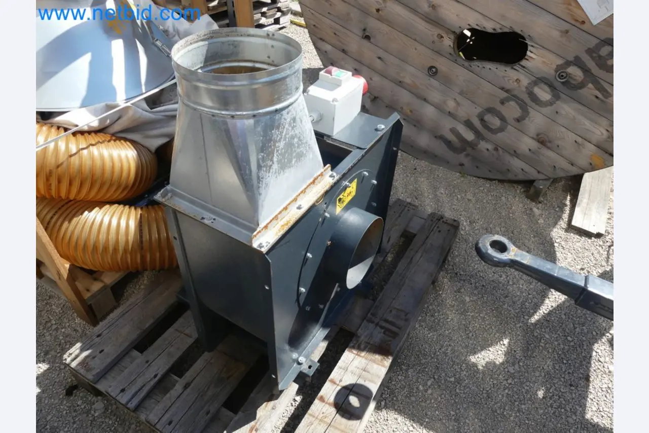 Diesel-Gabelstapler BOBCAT D30NXS und Kompakter Sägespalter UNIFOREST TITAN 53/40 Premium -49