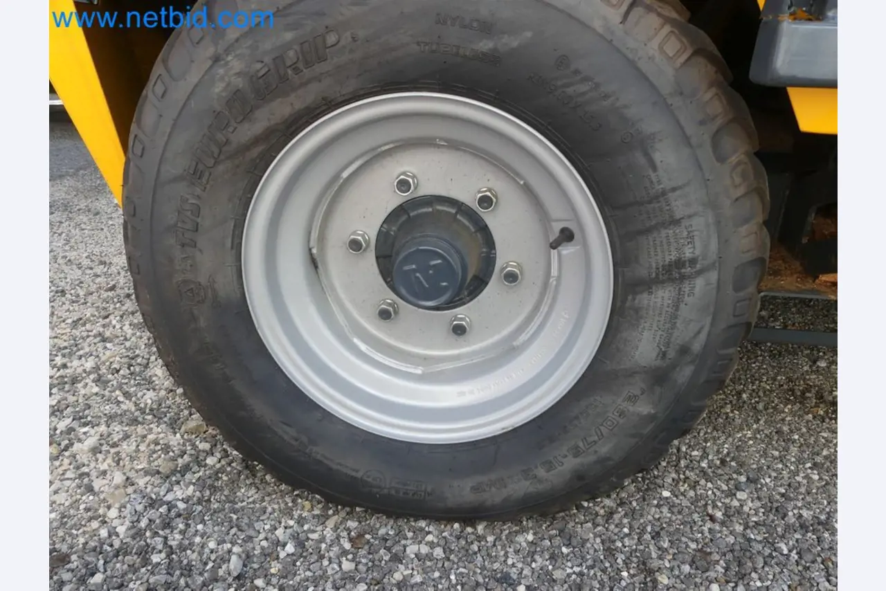 Diesel-Gabelstapler BOBCAT D30NXS und Kompakter Sägespalter UNIFOREST TITAN 53/40 Premium -4