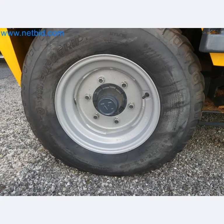 Diesel-Gabelstapler BOBCAT D30NXS und Kompakter Sägespalter UNIFOREST TITAN 53/40 Premium -4