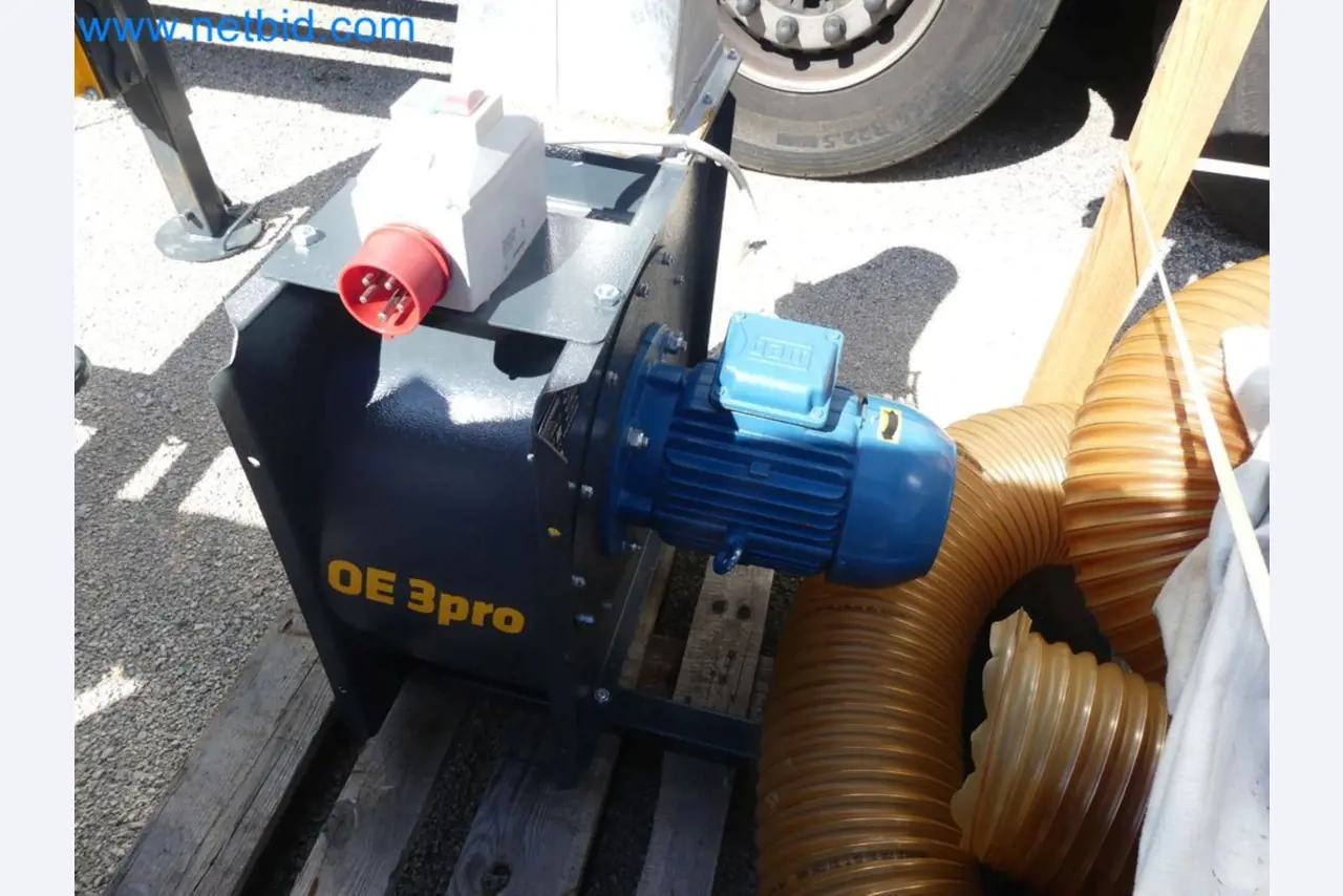 Diesel-Gabelstapler BOBCAT D30NXS und Kompakter Sägespalter UNIFOREST TITAN 53/40 Premium -50