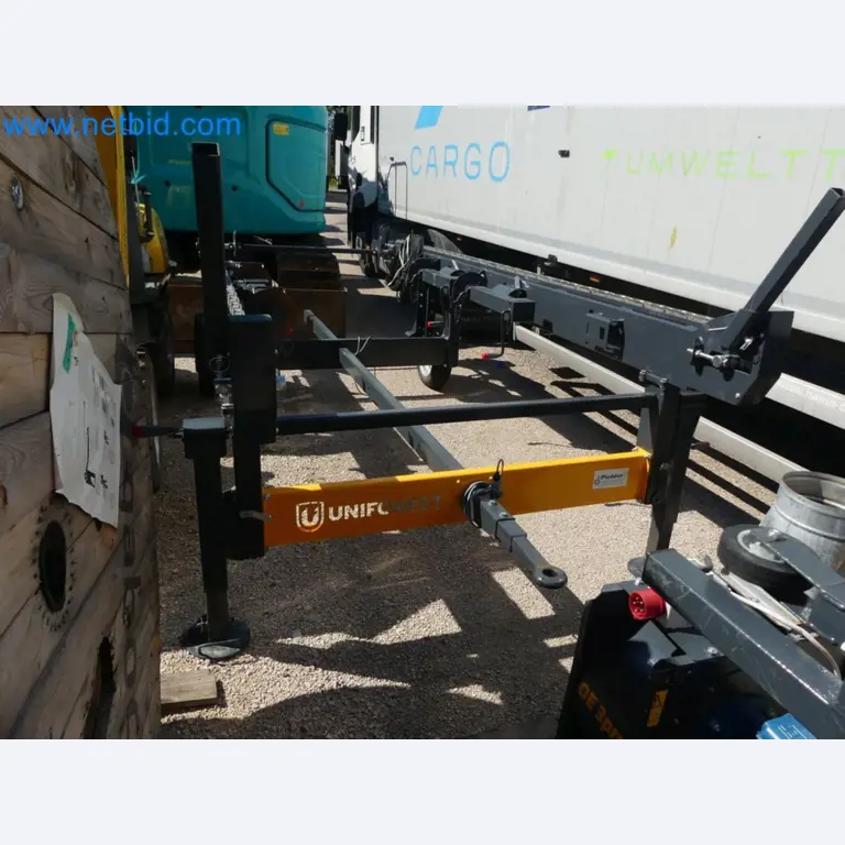 Diesel-Gabelstapler BOBCAT D30NXS und Kompakter Sägespalter UNIFOREST TITAN 53/40 Premium -52