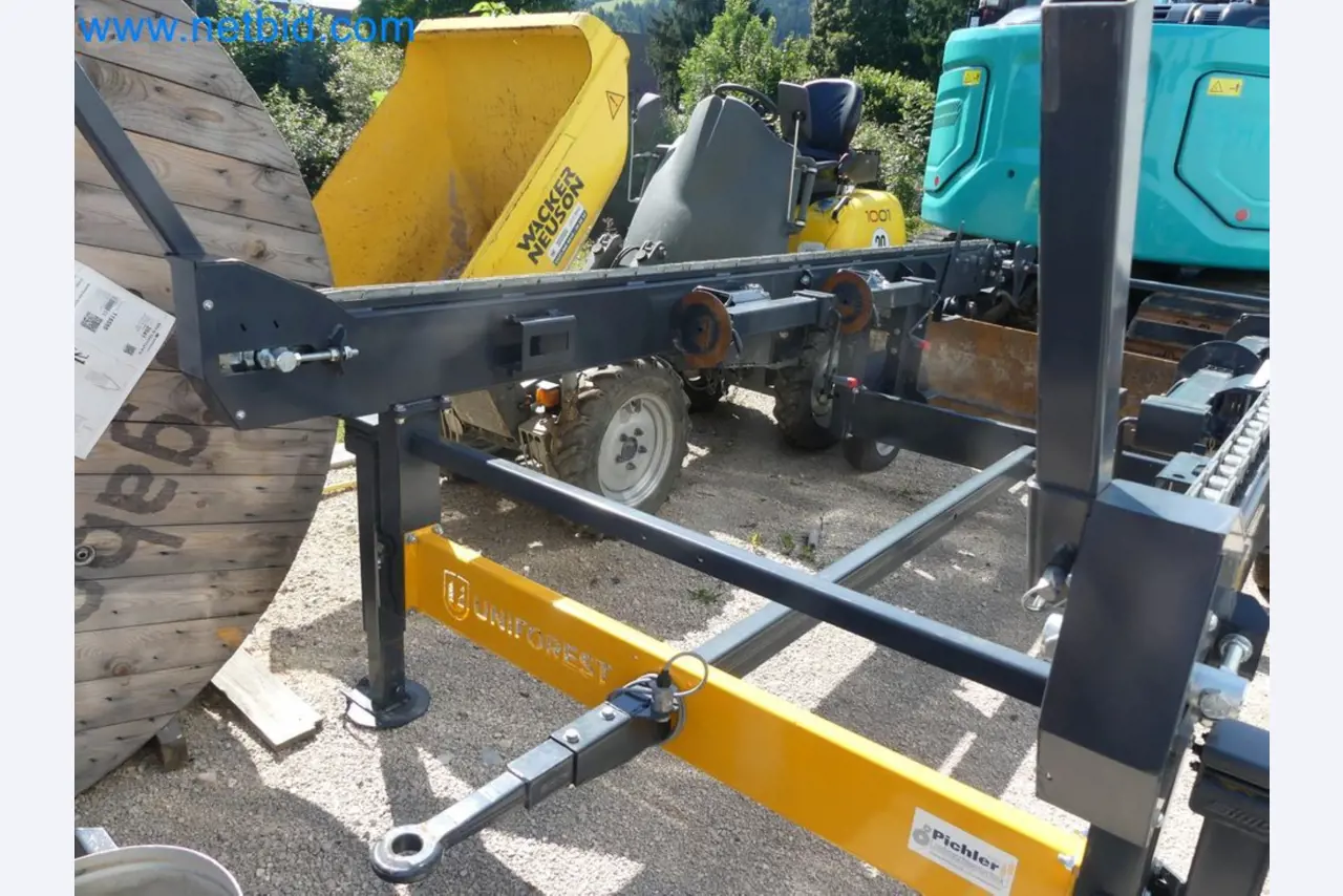 Diesel-Gabelstapler BOBCAT D30NXS und Kompakter Sägespalter UNIFOREST TITAN 53/40 Premium -57