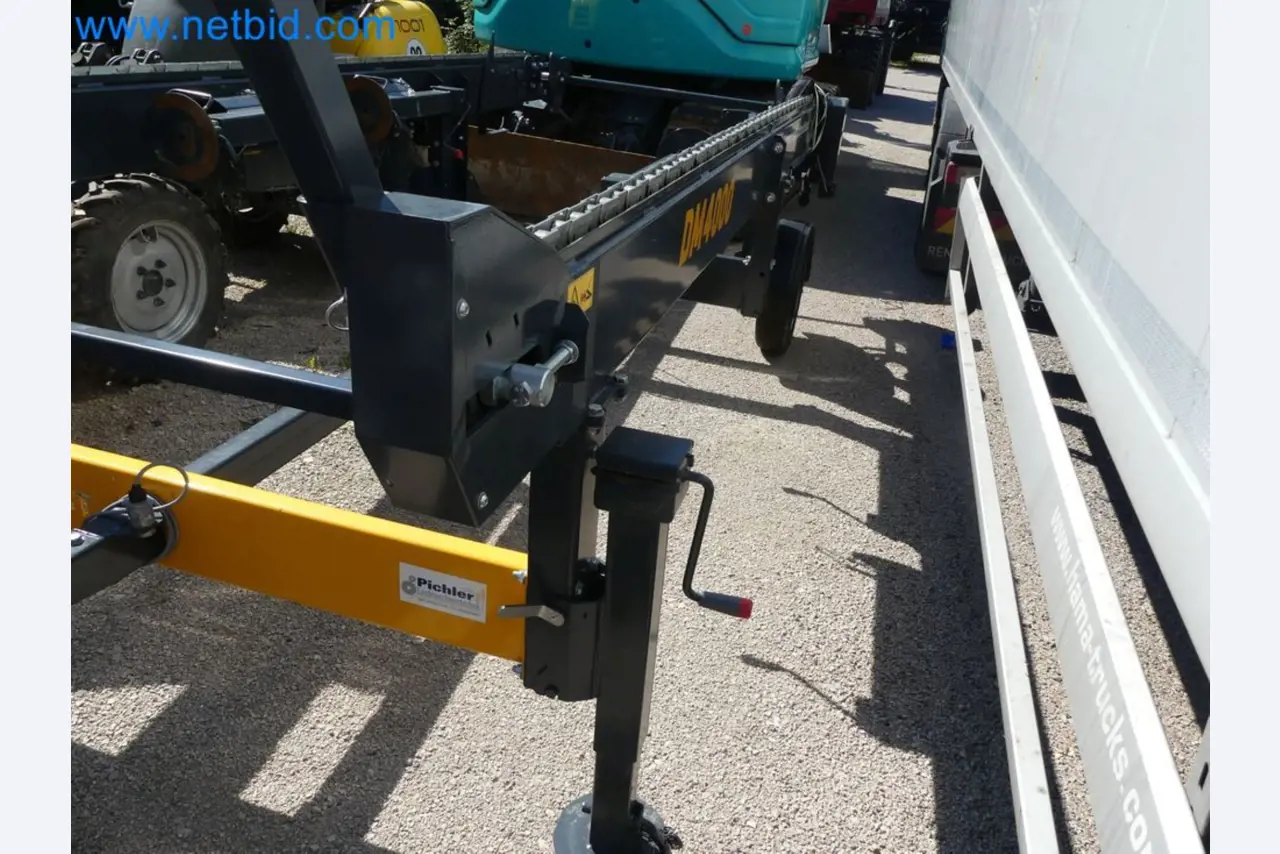 Diesel-Gabelstapler BOBCAT D30NXS und Kompakter Sägespalter UNIFOREST TITAN 53/40 Premium -58