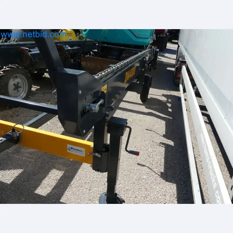 Diesel-Gabelstapler BOBCAT D30NXS und Kompakter Sägespalter UNIFOREST TITAN 53/40 Premium -58