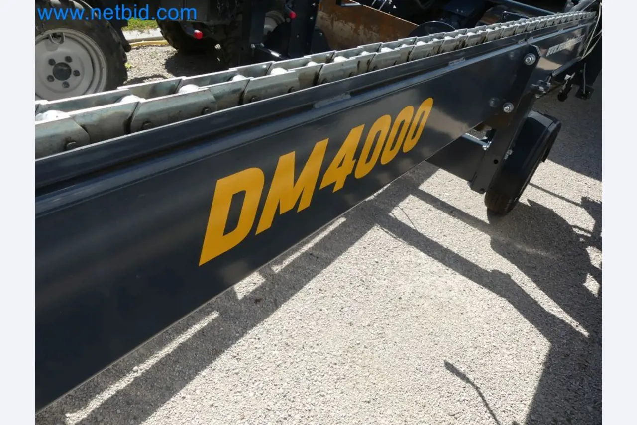 Diesel-Gabelstapler BOBCAT D30NXS und Kompakter Sägespalter UNIFOREST TITAN 53/40 Premium -59