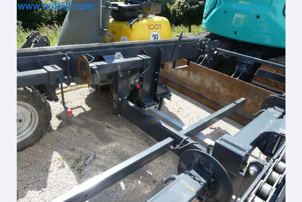 Diesel-Gabelstapler BOBCAT D30NXS und Kompakter Sägespalter UNIFOREST TITAN 53/40 Premium -60